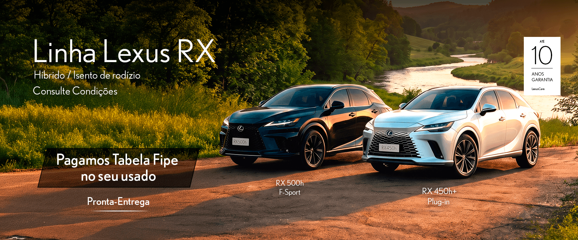 carro Lexus em uma estrada